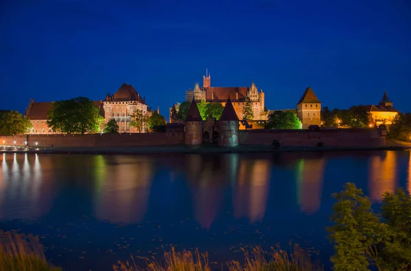 Malbork castle in the night, Poland — Stock Photo, Image