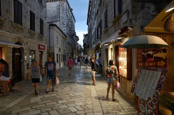 10 Ağustos, 2016, Porec yağmurda, Porec, Hırvatistan editoryal fotoğrafı