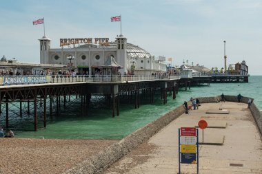 24 Ağustos, 2017, Brighton Pier, Brighton editoryal fotoğrafı,