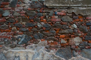 Eski yıkılmış taş ve tuğla duvarlar, Çek Cumhuriyeti