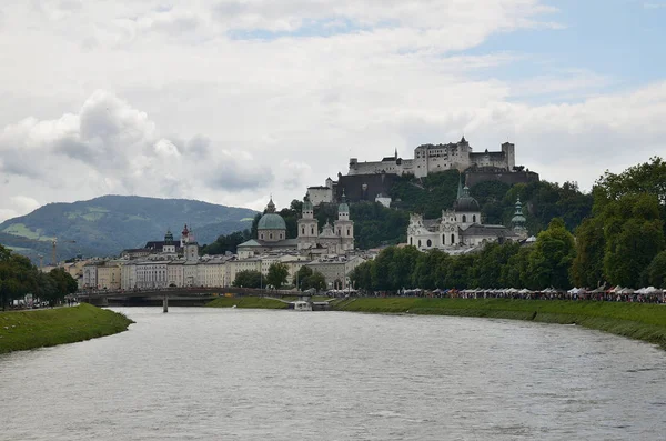 Zdjęcie Rzeki Salzach Hohensalzburg Wzgórzu Festungsberg Salzburgu — Zdjęcie stockowe