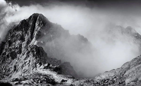 Arriba Posredni Granat Alto Tatra Polonia —  Fotos de Stock