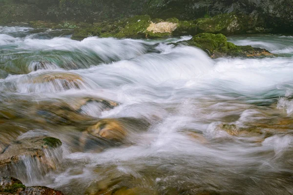 Wąwóz z octem mglistym, Radovna River, Słowenia — Zdjęcie stockowe