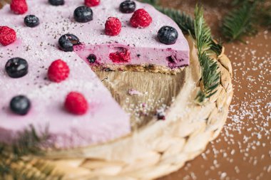 berry cheese cake without baking, sweets without sugar
