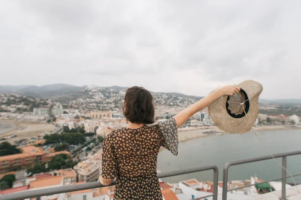 Young Female Traveler Stands Top Castle City View Peniscola Spain — Stock Photo, Image