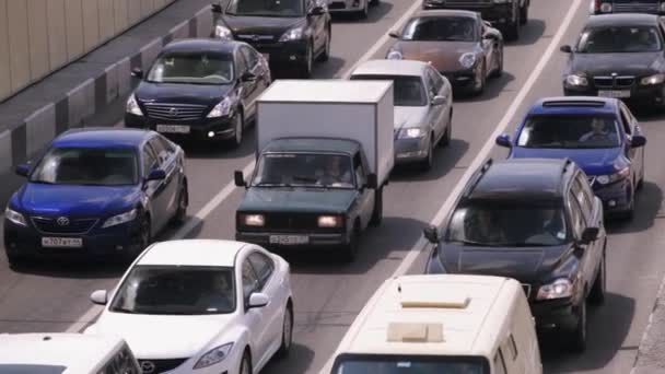 Stau auf Moskauer Straße. — Stockvideo