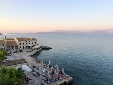 büyük bir tekne bir vücutta su, Corfu, Yunanistan