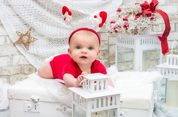 크리스마스 아기 여자 크리스마스 이브에 5 개월 스톡 이미지