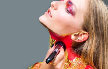 Sanatsal profesyonel makyaj göz farı geçerlidir. 