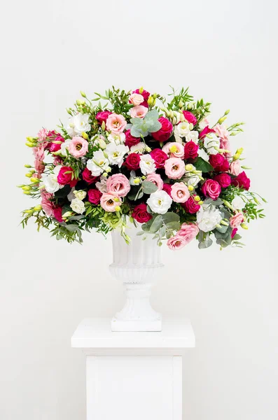 Taze çiçek tanzim lüks düğün — Stok fotoğraf