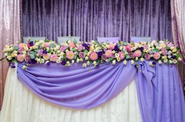 Lüks düğün düğün töreni için taze çiçek düzenleme