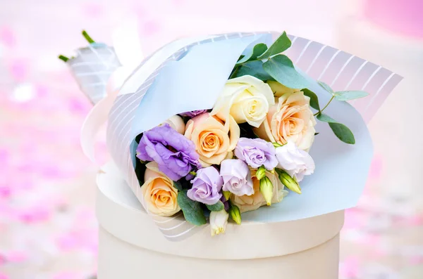 Bouquet of flowers a composition of roses . — Stock Photo, Image