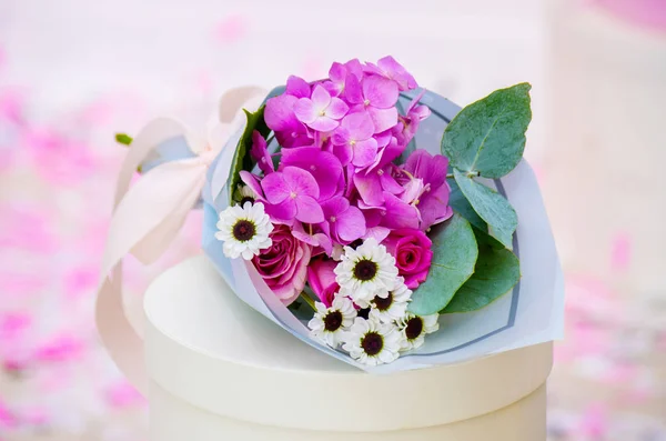 Bouquet of flowers a composition of hydrangeas . — Stock Photo, Image