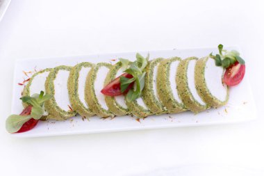 Krem peynirli ıspanak dolması. Şölen yemekleri..