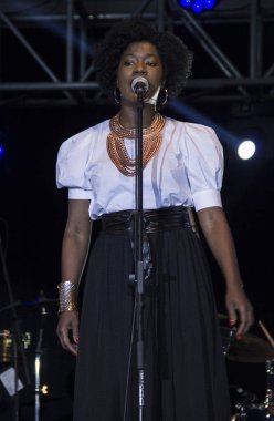 Vanessa Haynes takma adlı şarkıcı