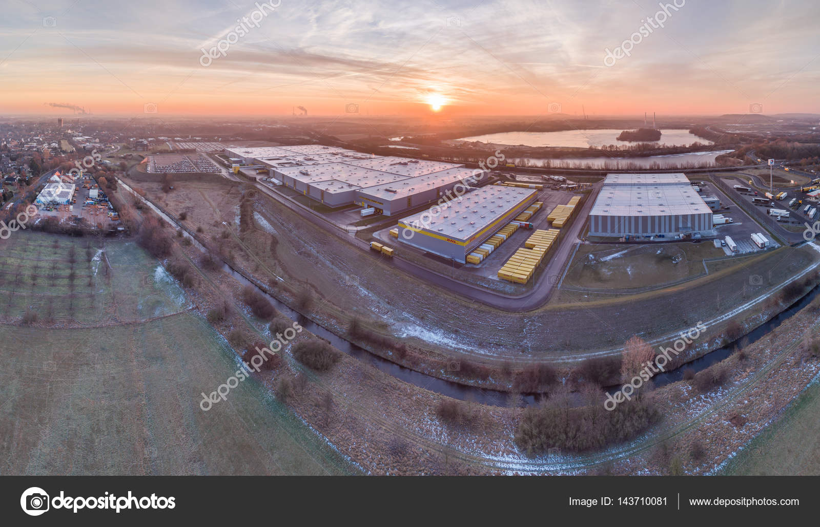 Das amazon distributionszentrum mit seiner verbindung zu dhl und havi