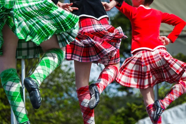 Bailarina de Highland en juegos de Highland en Escocia — Foto de Stock