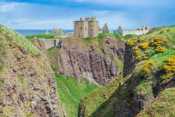 Dunnottar vára Stonehaven, Aberdeen, — Stock Fotó