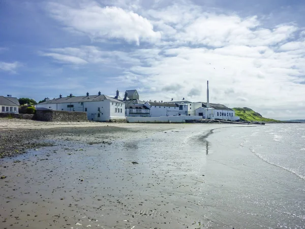アイラ島、スコットランド - 2014 年 6 月 2 日: ウイスキーはボウモアの住宅に格納します。 — ストック写真