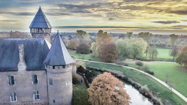 Antenn av det medeltida slottet Kinn Krefeld — Stockfoto