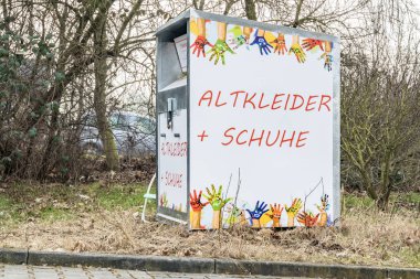 Eski giysiler için koleksiyon kapsayıcı