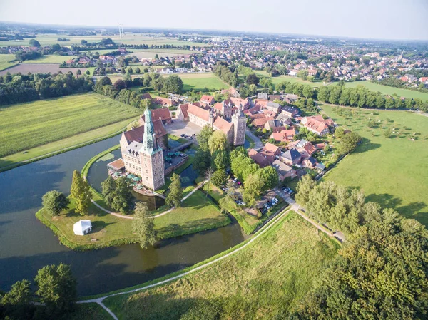 O histórico Castelo Raesfeld em Westphalia, Alemanha — Fotografia de Stock