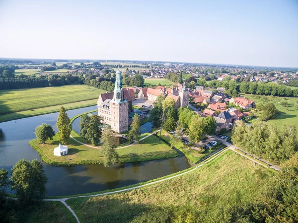 O histórico Castelo Raesfeld em Westphalia, Alemanha — Fotografia de Stock