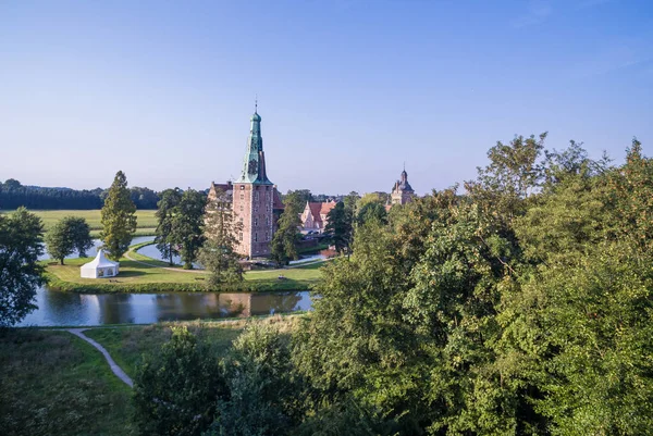 O histórico Castelo Raesfeld em Westphalia, Alemanha — Fotografia de Stock