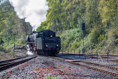 Bochum, Almanya - 18 Nisan 2015: Dahlhausen merkezinde geçen buharlı tren