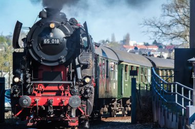 Bochum, Almanya - 18 Nisan 2015: Dahlhausen merkezinde geçen buharlı tren