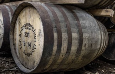 Glenbeg, Ardnamurchan - İskoçya - 26 Mayıs 2017: Ardnamurchan damıtım viski 2014 yılından bu yana üretim ve aslında ambarları genişletilmesi