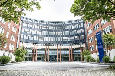 Hamburg, Almanya - 13 Temmuz 2017: BEIERSDORF karargahı kişisel bakım ürünleri üretimi