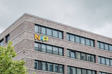 Hamburg, Almanya - 13 Temmuz 2017: Nxp yarı iletken N.V. hangi yaklaşık 45000 kişi istihdam bir Hollandalı küresel üreticisidir