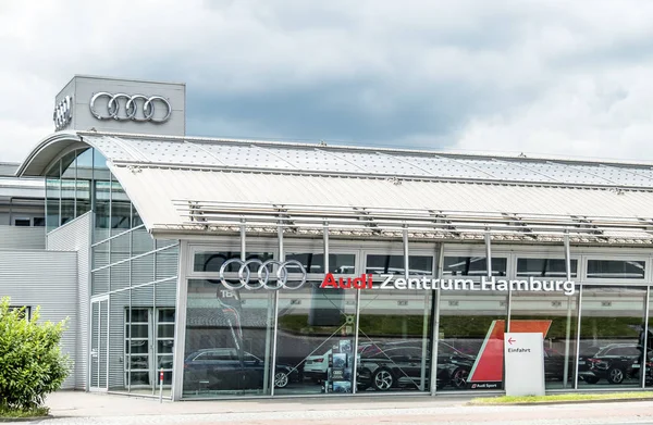 Bremen Germany - July 15, 2017: Audi is selling cars in the city of Hamburg — Stock Photo, Image
