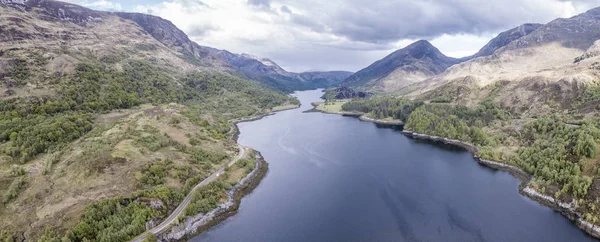 Loch Leven doğru Caolasnacon da Kinlochleven Lochaber havadan görünümü