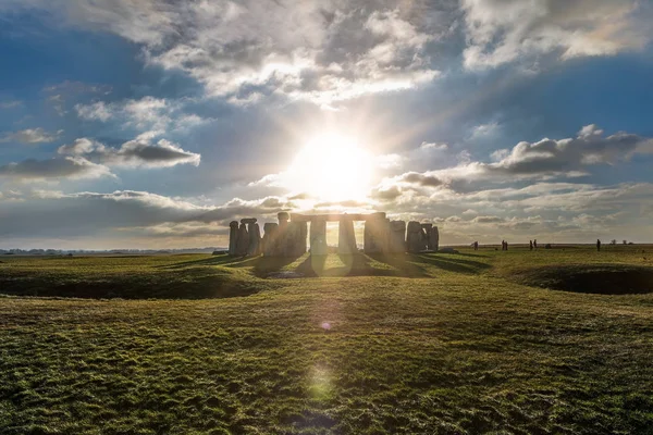 Stonehenge karşı güneş, Wiltshire, İngiltere