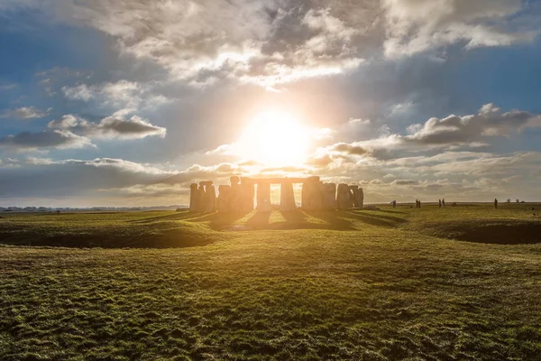 Stonehenge karşı güneş, Wiltshire, İngiltere