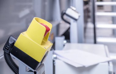 Acil durum düğmesine yakın çekim