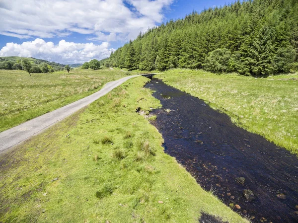 Oban ve Taynuilt arasındaki sokak Nehri Nell, Argyll yanındaki havadan görünümü