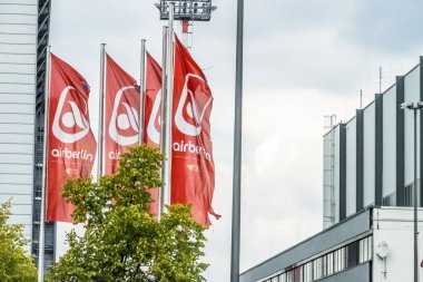 Düsseldorf, Almanya - 20 Eylül 2017: İflas etmiş havayolu hala havaalanında çalışıyor