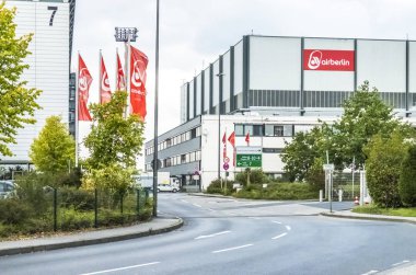 Düsseldorf, Almanya - 20 Eylül 2017: İflas etmiş havayolu hala havaalanında çalışıyor