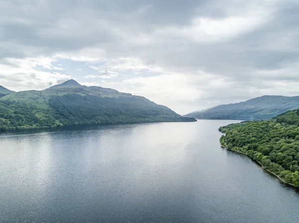 Vue aérienne des rives du Loch Lomond, Écosse — Photo