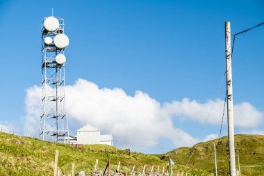 Birleşik Krallık hala düz parabol anten kırsal alanda kullanır.