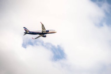 Düsseldorf, Almanya - Ekim 05 2017:Russian Hava Yolları'nın Airbus 320 Dusseldorf Havaalanı başlangıç