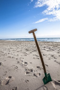 Büyük kürek kum plaj