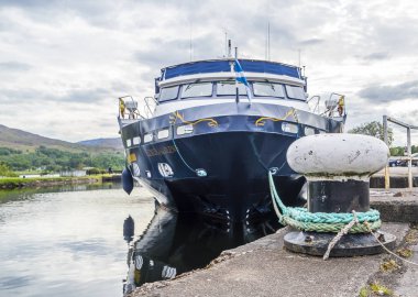 Fort William, İskoçya - 19 Mayıs 2017: Fort William limanda demir glens efendisi