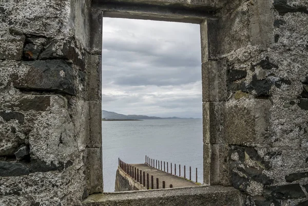 La jetée pourrie au point craignish avec le son du Jura en arrière-plan — Photo