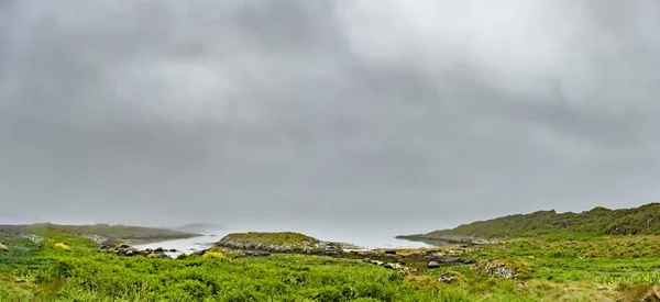 雨の中に Keillmore 海岸 — ストック写真