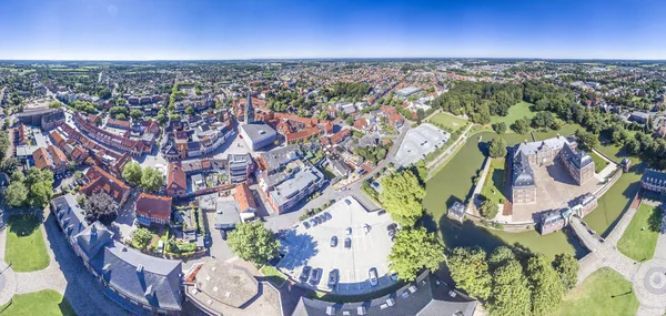 Vista aérea de la histórica ciudad de Ahaus en Westfalia, Alemania — Foto de Stock
