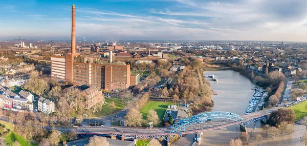 Letecký pohled na panorama města Duisburg během záplavy leden 2018 — Stock fotografie